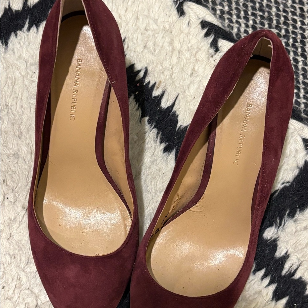 Banana Republic Women's Burgundy Suede Heels